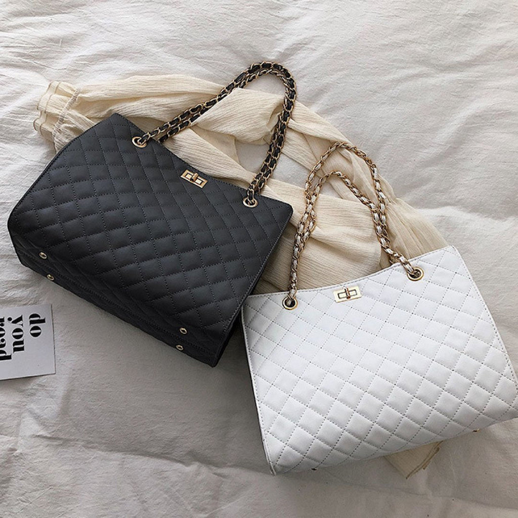 Vintage-Inspired Quilted Carrier