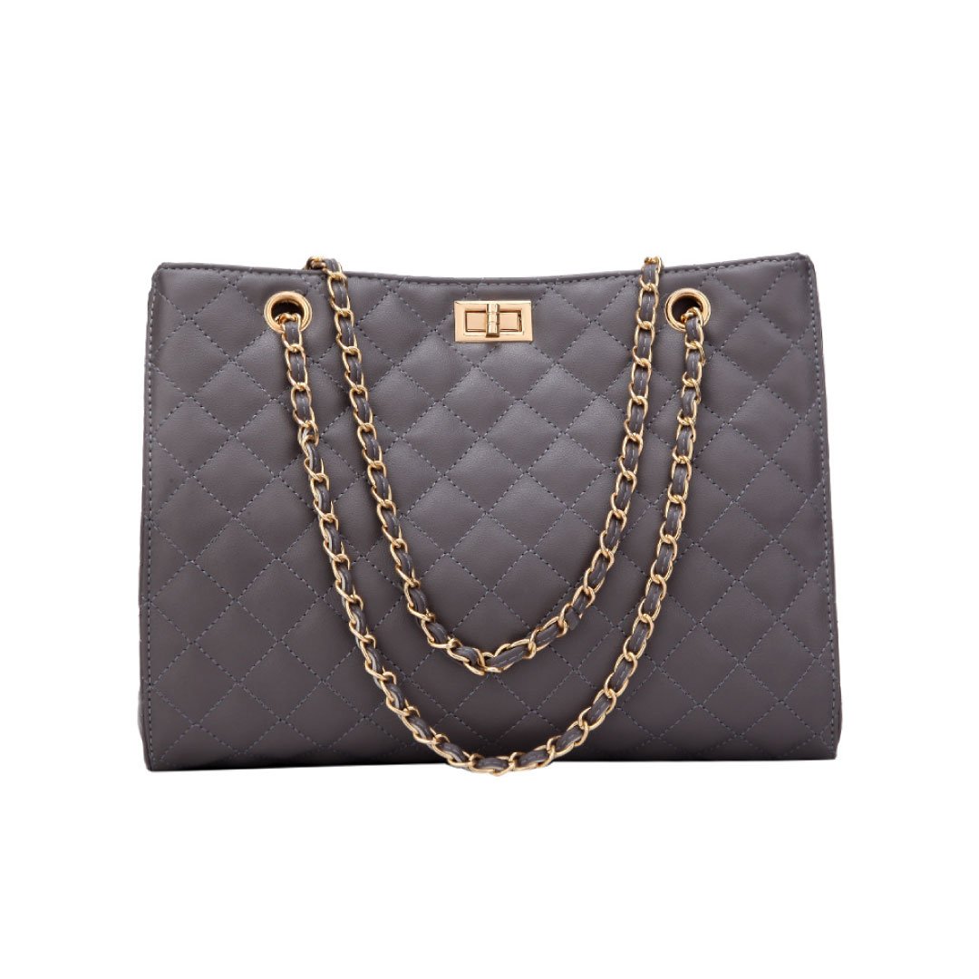 Vintage-Inspired Quilted Carrier
