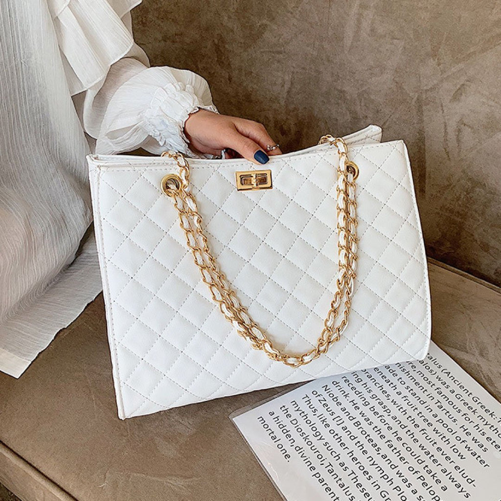 Vintage-Inspired Quilted Carrier