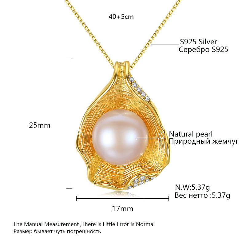 Luxurious Shell Pattern Silver Necklace with Pearls